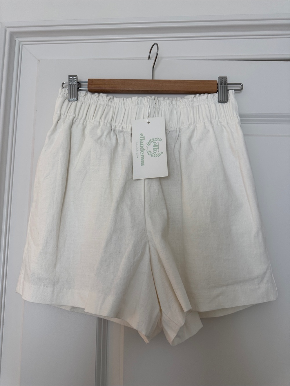 Ellandemm Cream Elastic-Waist Women's Shorts